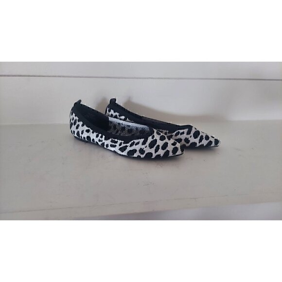 Journee Collection Karise Flat/NWOB, Size 6.5 - Picture 3 of 8